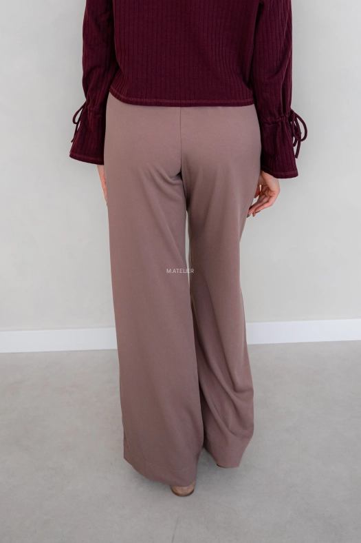 spodnie-mia-taupe-5.webp
